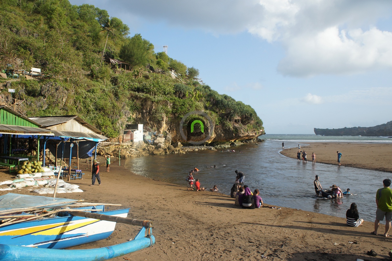 ‘gunung_kidul_pantai_baron_pantai