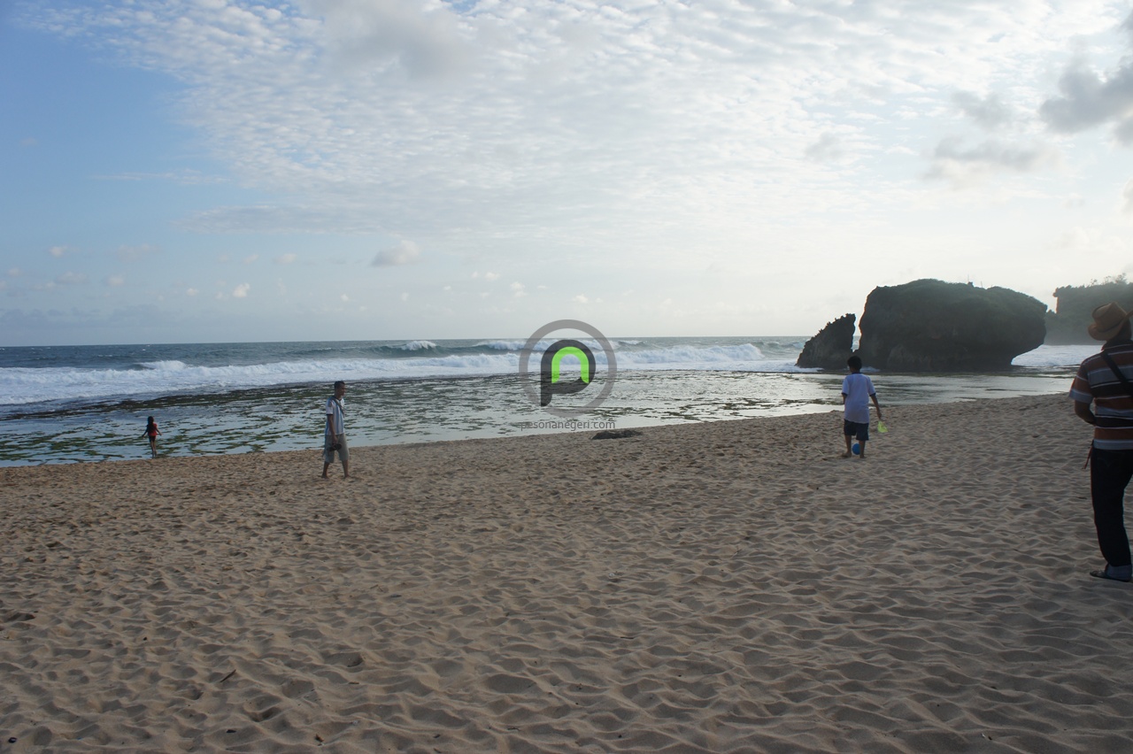 ‘gunung_kidul_pantai_kukup_pantai3