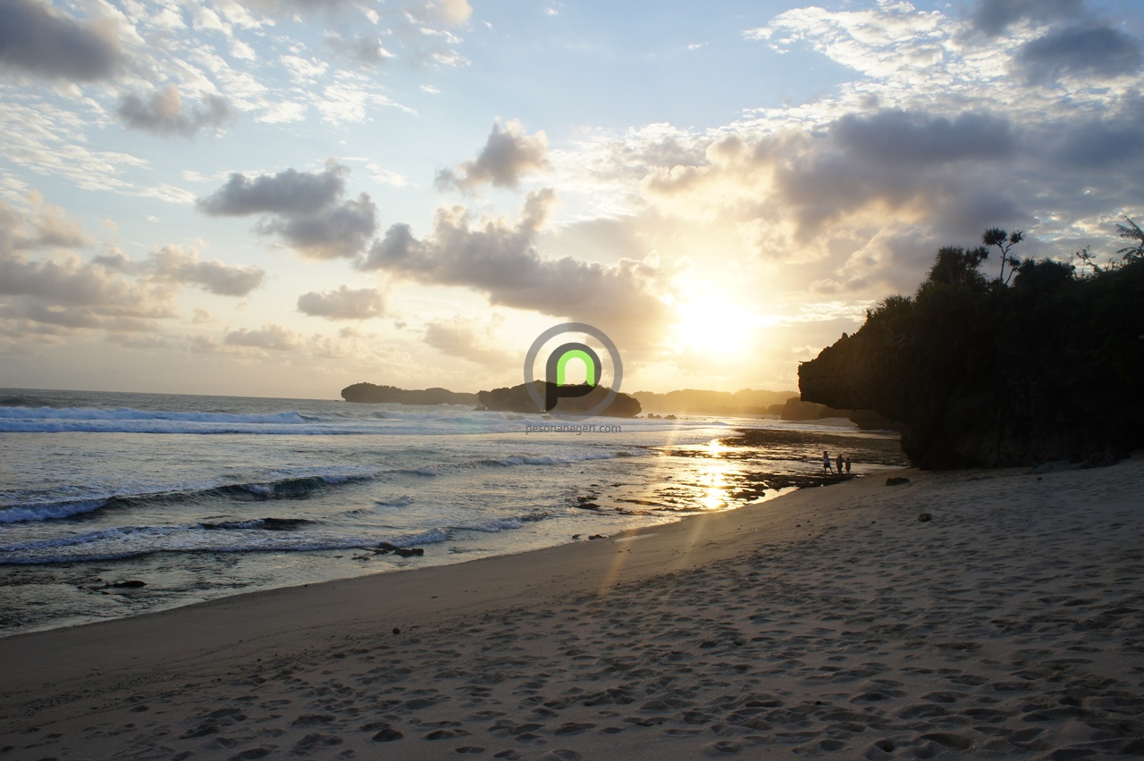 ‘gunung_kidul_pantai_ngandong_sunset3