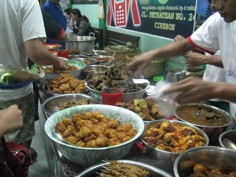 ‘cirebon_nasi_jamblang_mang_dul_menu