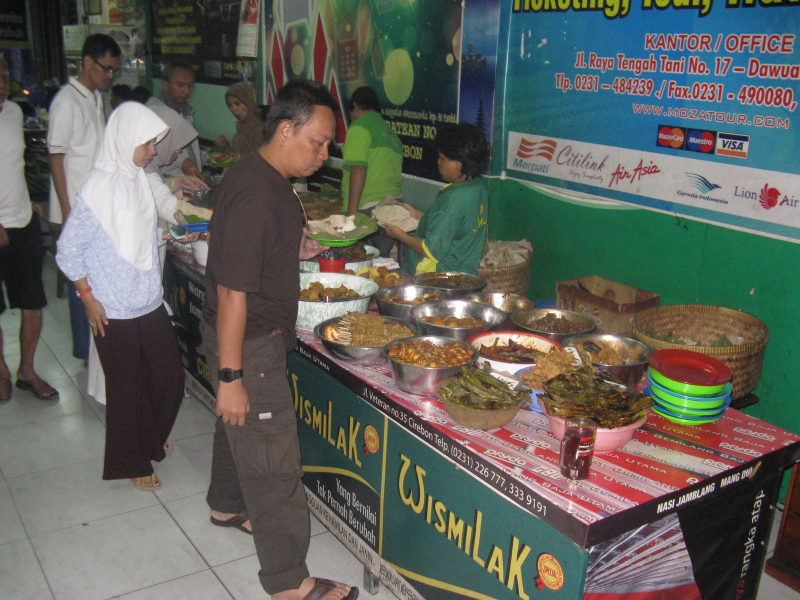 ‘cirebon_nasi_jamblang_mang_dul_menu2