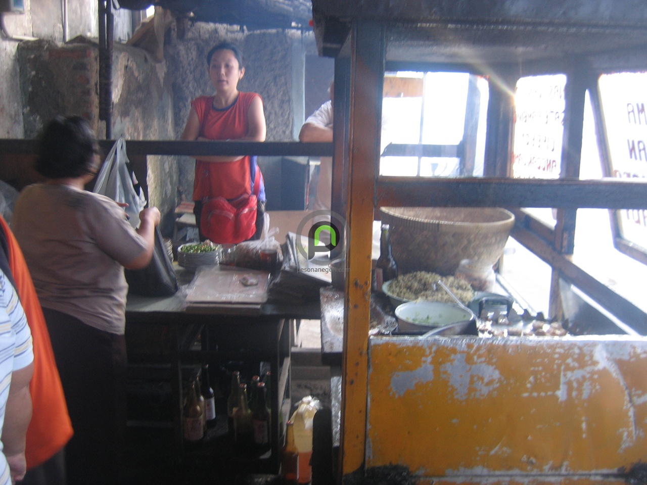 ‘cirebon_nasi_lengko_haji_sadi_suasana2