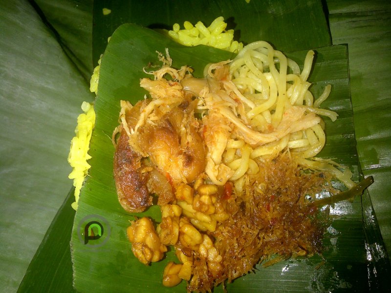 ‘denpasar_nasi_jinggo_thamrin_kuning_ayam