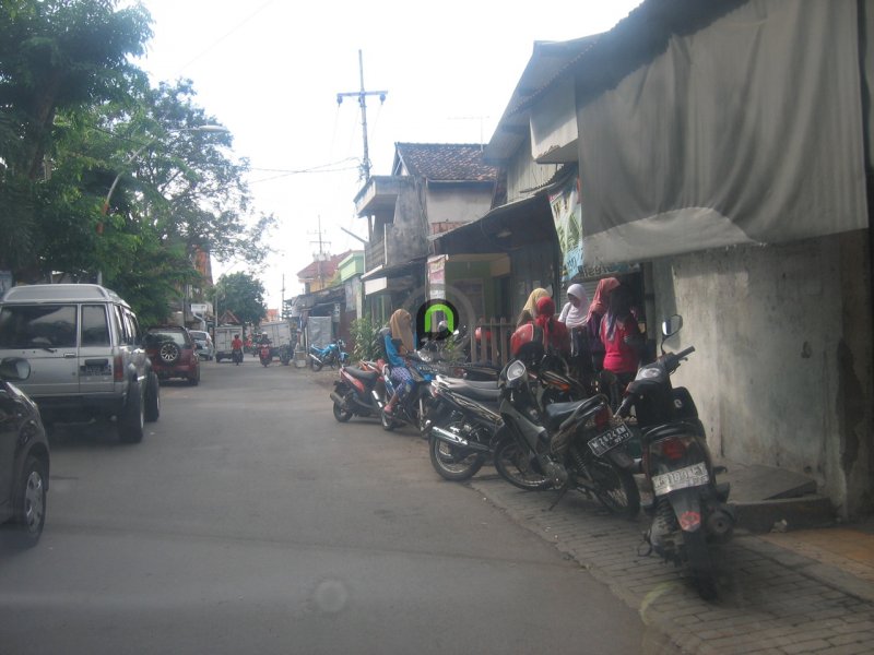 ‘gresik_nasi_krawu_bu_tiban_parkir