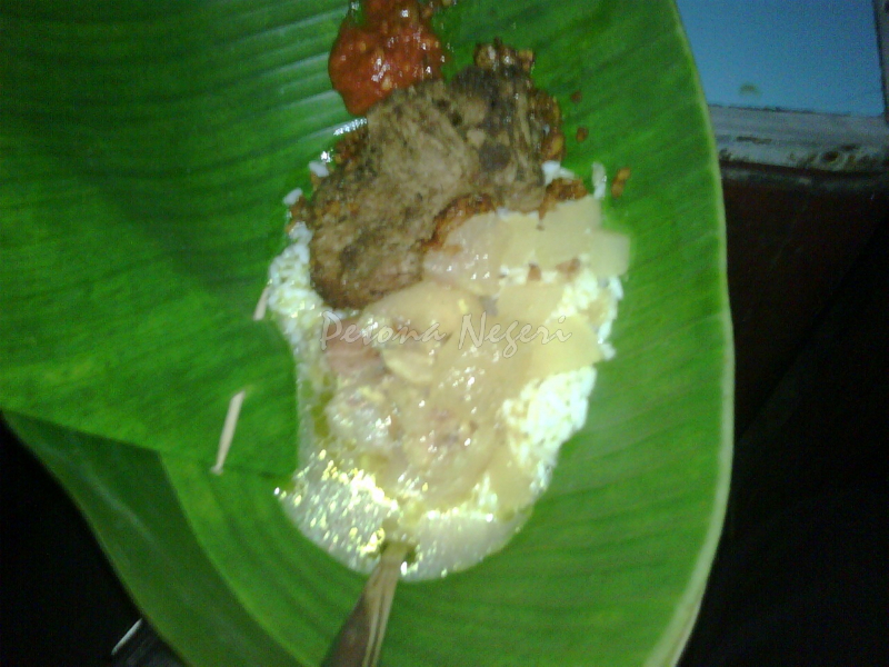 ‘jombang_nasi_kikil_mbak_in_nasi_kikil