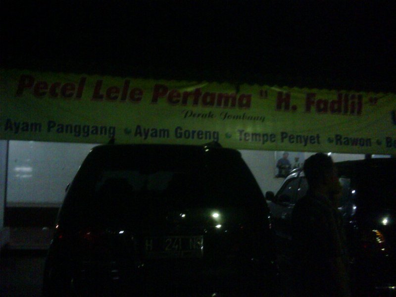 perak_pecel_lele_h_fadlil_papan_nama