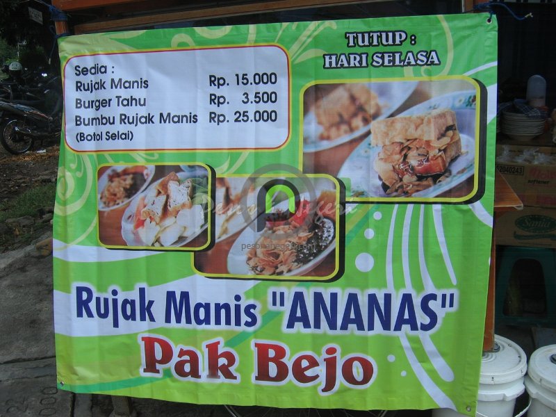 ‘malang_rujak_manis_ananas_pak_bejo_papan_nama2