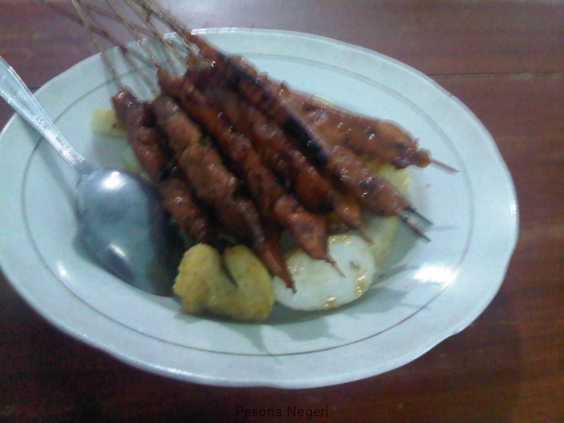 ponorogo_sate_ayam_h_tukri_sobikun_sate_ayam