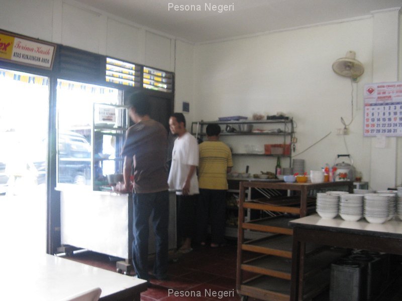 purwokerto_soto_jalan_bank_h_loso_penjual