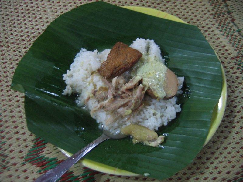 ‘semarang_nasi_ayam_pojok_matahari_ibu_sami_nasi_ayam