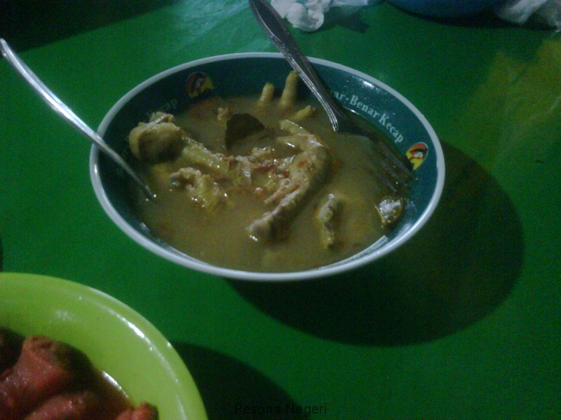 sidoarjo_ceker_lapindo_mbak_nik_ceker_gulai