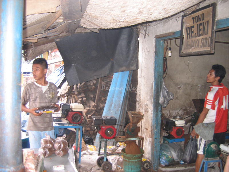 ‘sidoarjo_kupang_lontong_cak_slamet_kopi'