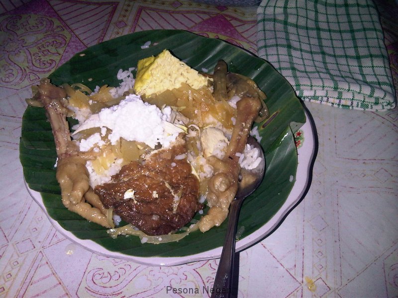 solo_nasi_liwet_yu_sani_nasi_liwet