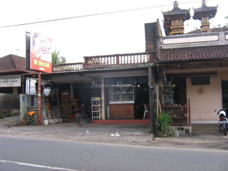 ‘tabanan_babi_guling_men_bali_lokasi